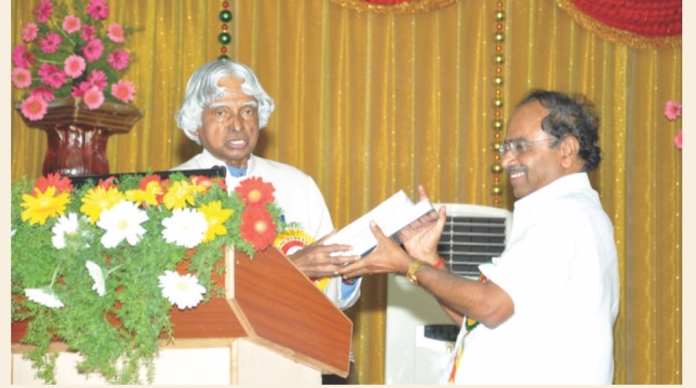 Prof. Dr. M. Karunanithi with President Dr. A.P.J. Abdul Kalam at the campus in 2014